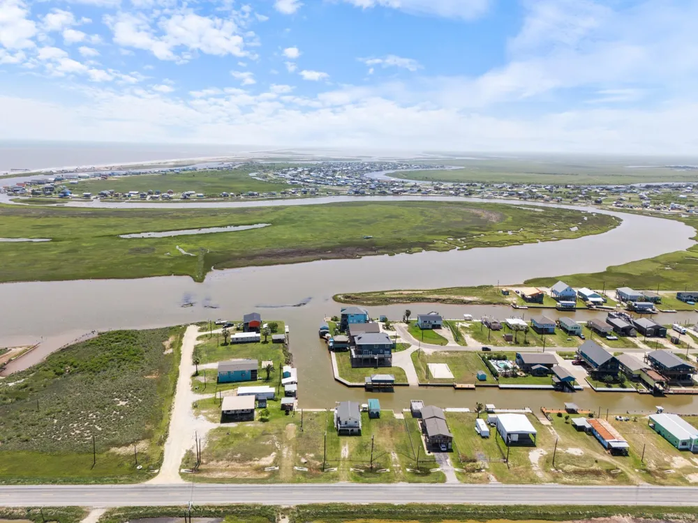 1301 County Road 209 Sargent, TX 77414