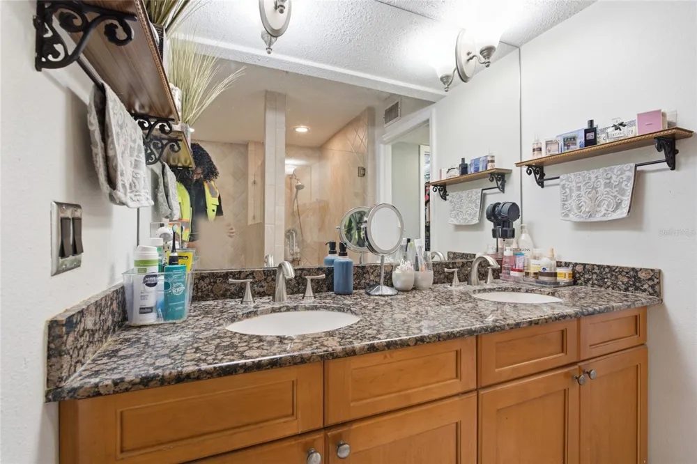 2400 FEATHER SOUND DRIVE #313 Clearwater, FL 33762