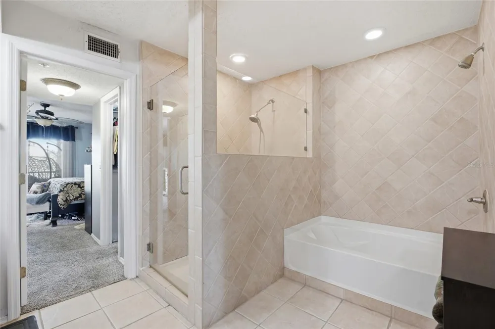 2400 FEATHER SOUND DRIVE #313 Clearwater, FL 33762