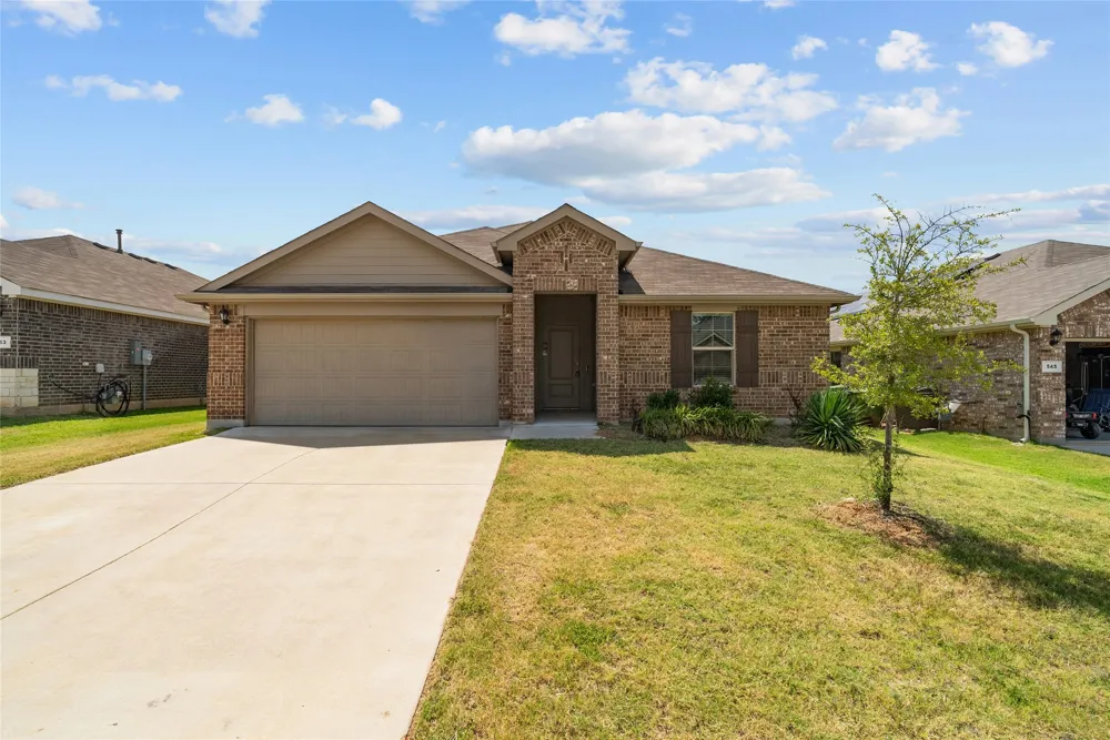 549 Bronze Circle Springtown, TX 76082