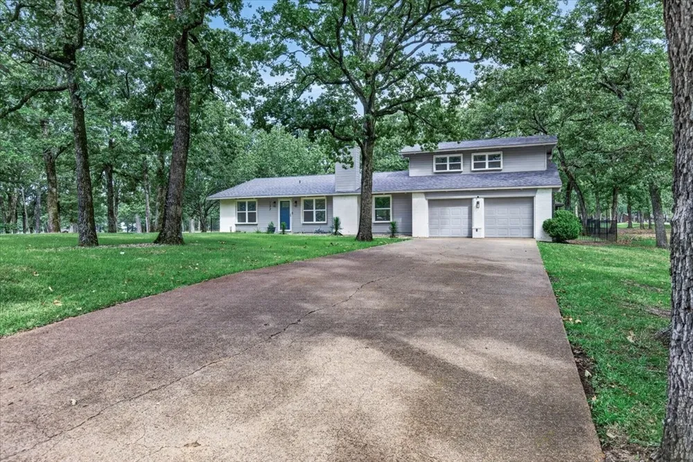 127 Pinnacle Club Drive Mabank, TX 75156