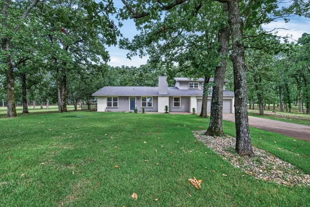 127 Pinnacle Club Drive Mabank, TX 75156