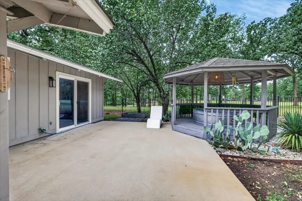 127 Pinnacle Club Drive Mabank, TX 75156