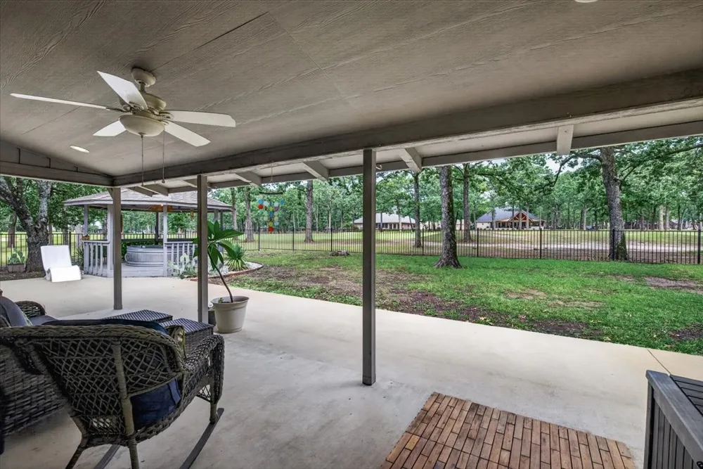 127 Pinnacle Club Drive Mabank, TX 75156