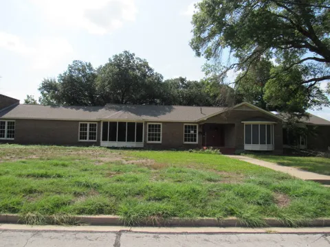 3300 Oakridge Lane