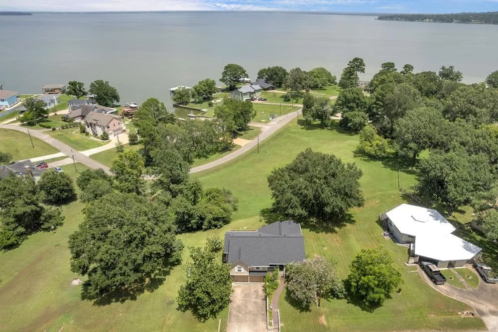 70 Valley Drive Coldspring, TX 77331