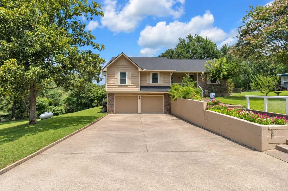70 Valley Drive Coldspring, TX 77331