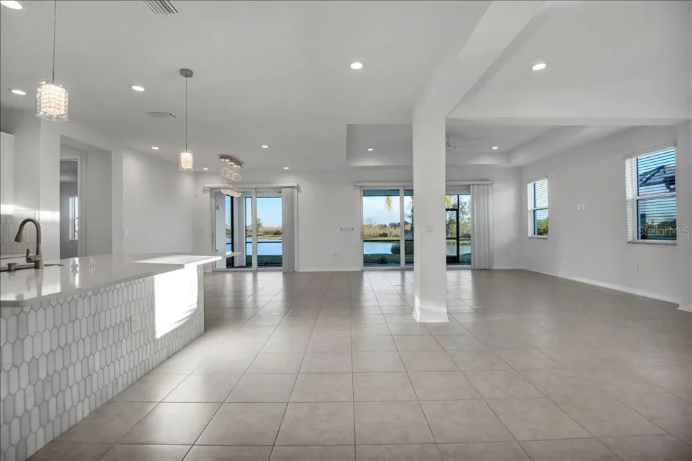 17703 SAVORY MIST CIRCLE Lakewood Ranch, FL 34211