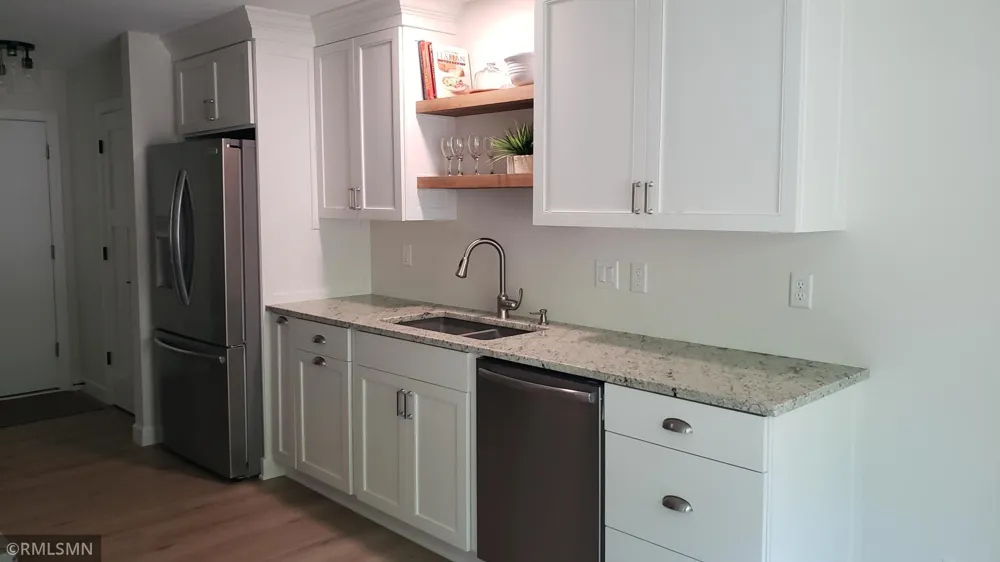 5237 Balmoral Lane Bloomington, MN 55437