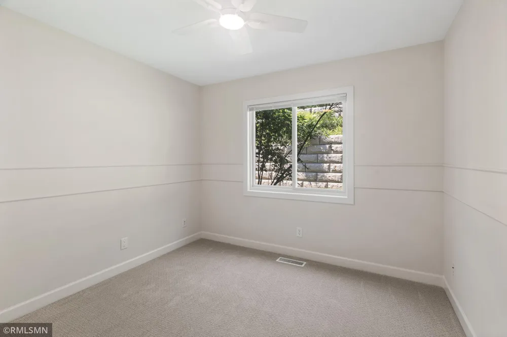 5237 Balmoral Lane Bloomington, MN 55437