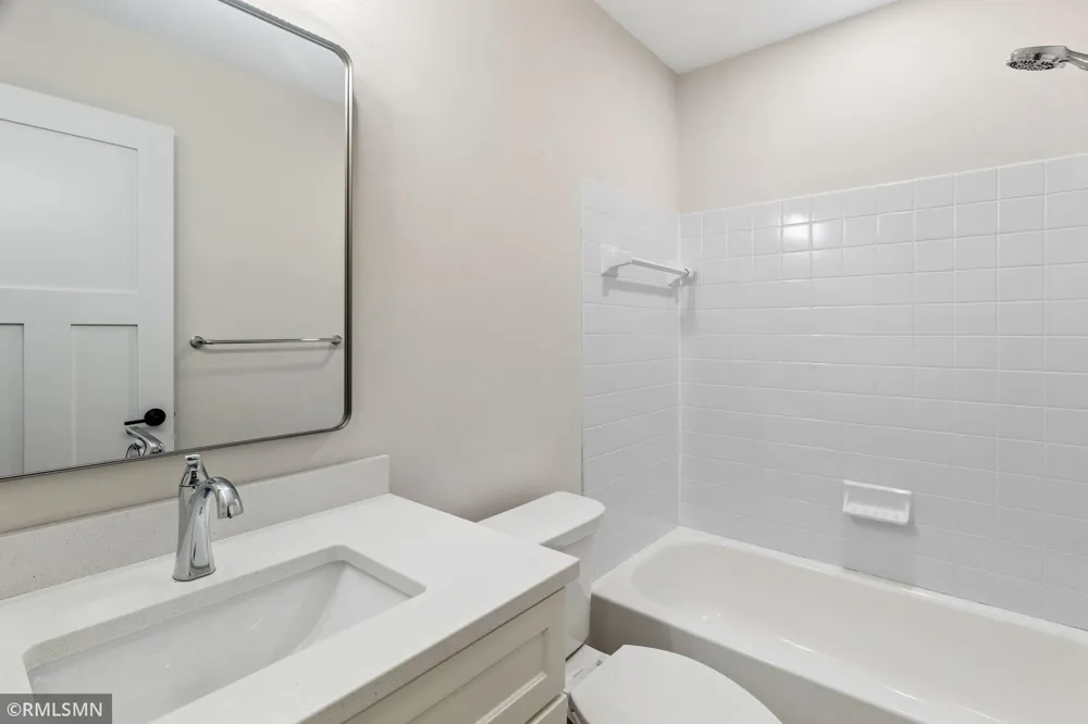 5237 Balmoral Lane Bloomington, MN 55437