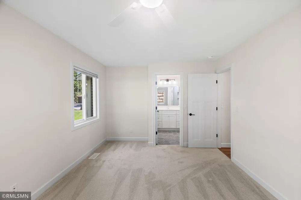 5237 Balmoral Lane Bloomington, MN 55437