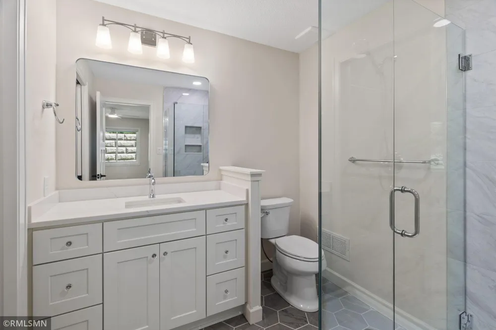 5237 Balmoral Lane Bloomington, MN 55437