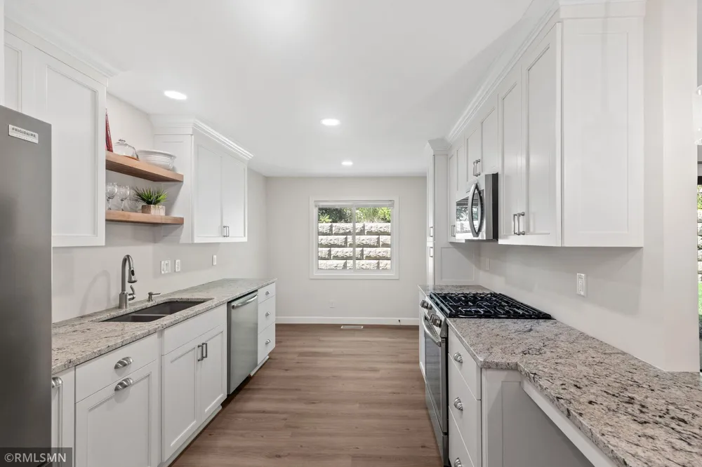 5237 Balmoral Lane Bloomington, MN 55437