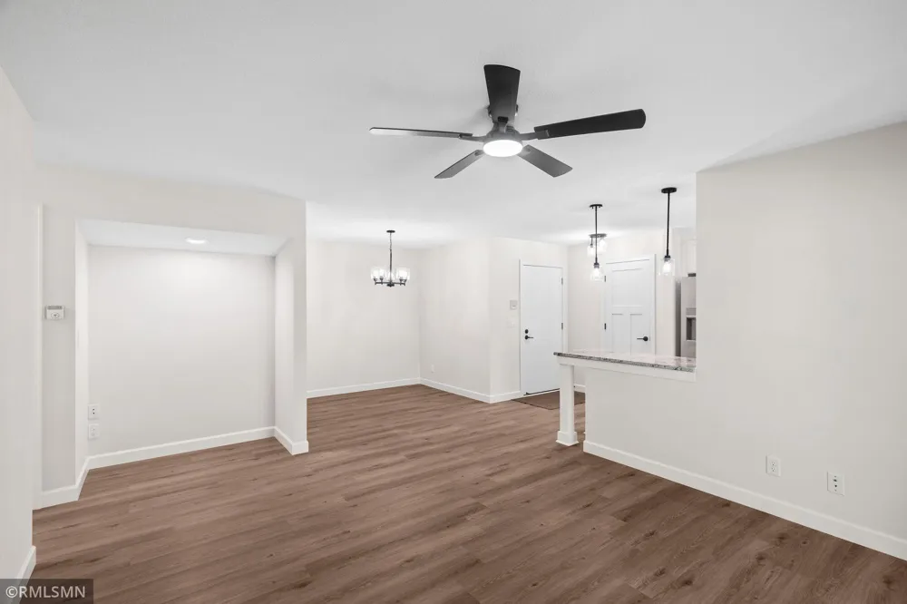 5237 Balmoral Lane Bloomington, MN 55437