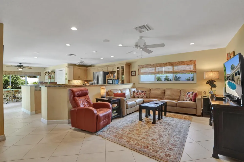 11 Tam O'shanter Lane Fort Lauderdale, FL 33308