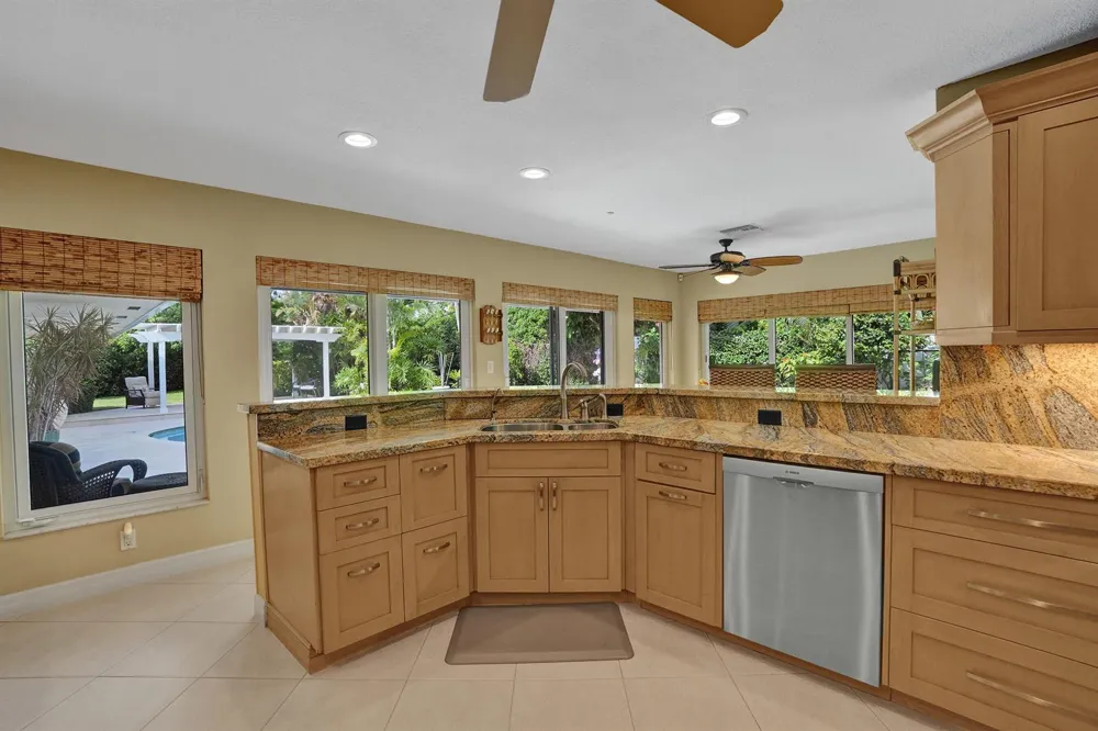11 Tam O'shanter Lane Fort Lauderdale, FL 33308