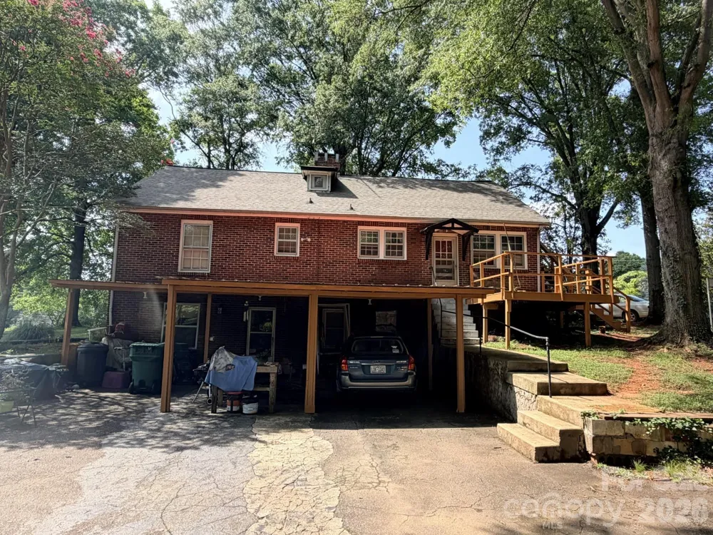 737 W C STREET Newton, NC 28658