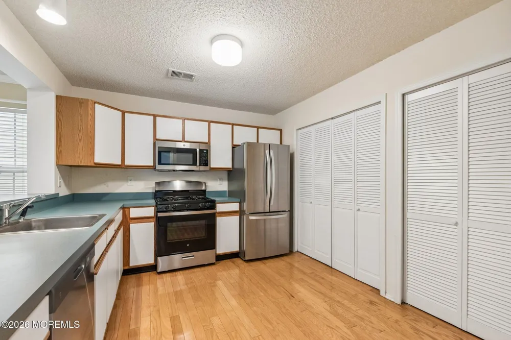 25 Phoenix Court Tinton Falls, NJ 07712