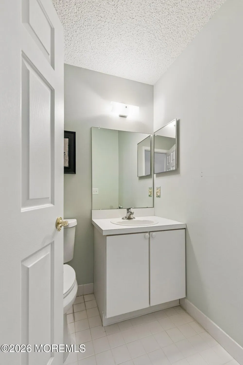25 Phoenix Court Tinton Falls, NJ 07712