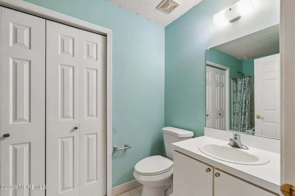 25 Phoenix Court Tinton Falls, NJ 07712