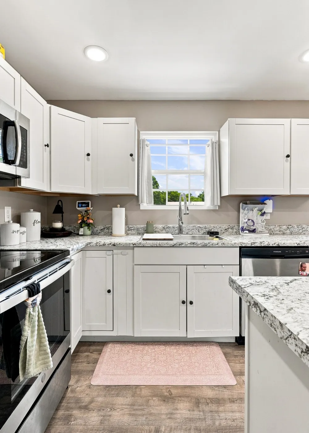676 Parkway Dr Smithville, TN 37166
