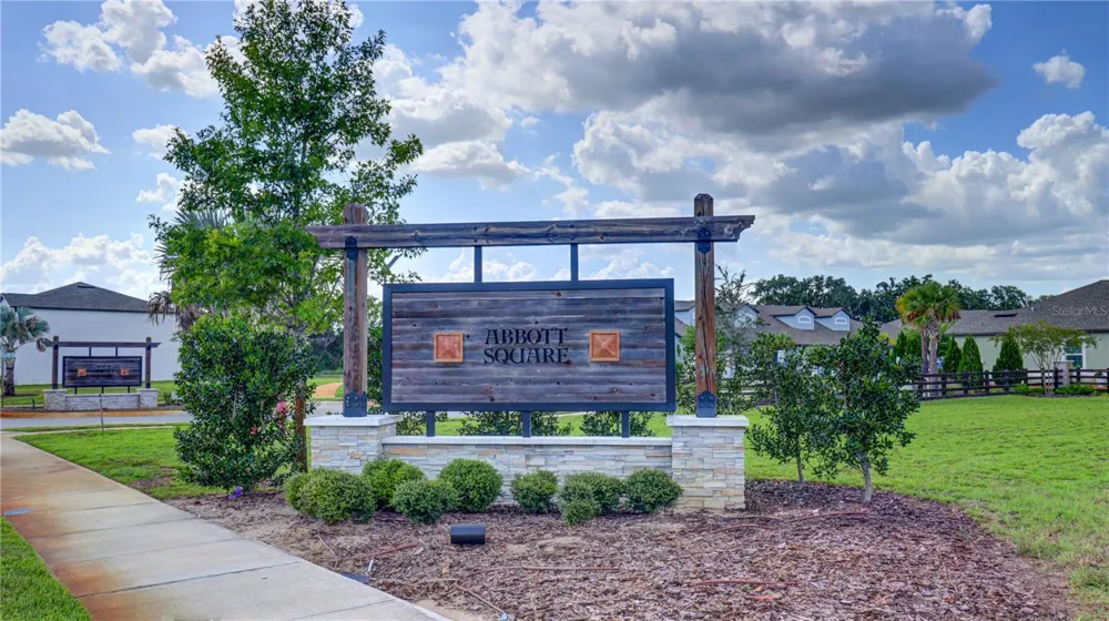 36427 GARDEN WALL WAY Zephyrhills, FL 33541