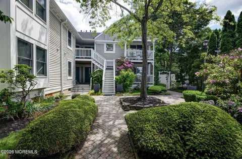 606 Bay Avenue #6