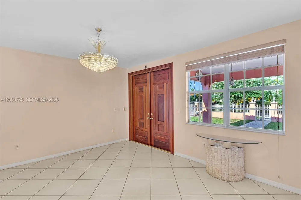 279 NW 119th Ave. Miami, FL 33182