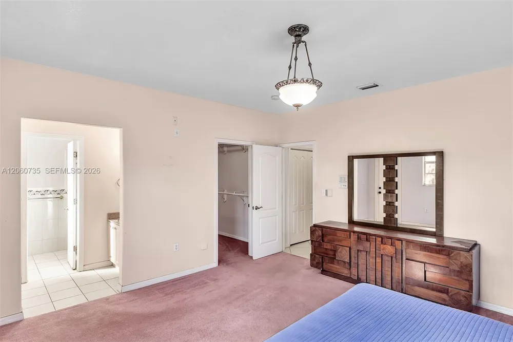 279 NW 119th Ave. Miami, FL 33182