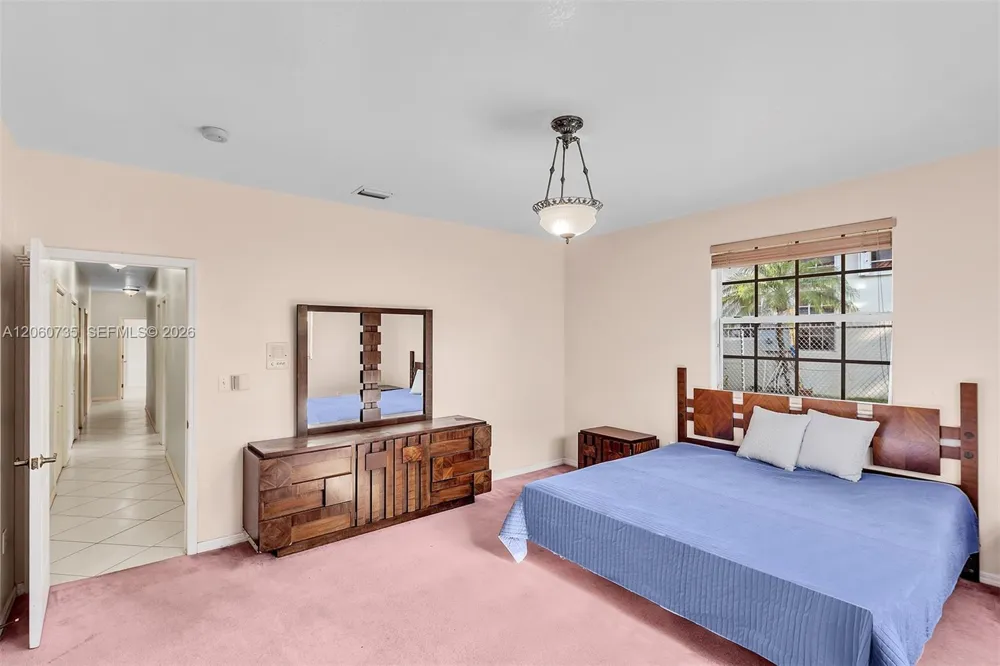 279 NW 119th Ave. Miami, FL 33182