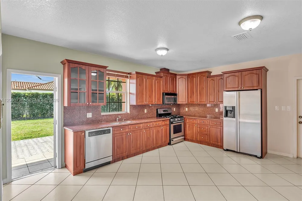 279 NW 119th Ave. Miami, FL 33182