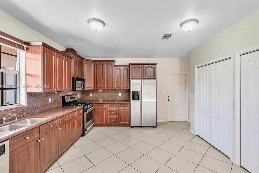 279 NW 119th Ave. Miami, FL 33182