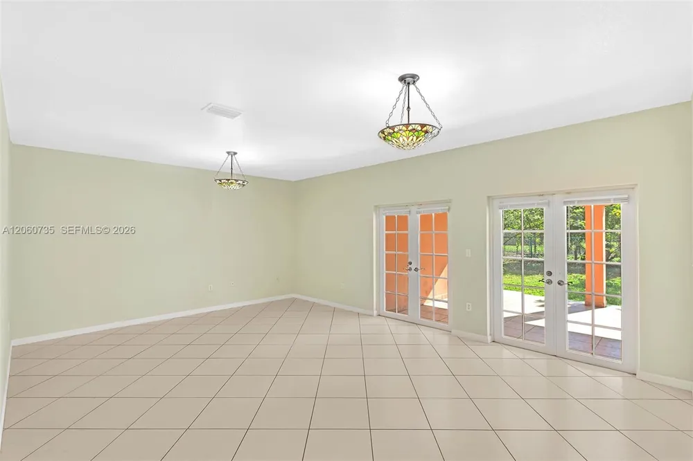 279 NW 119th Ave. Miami, FL 33182