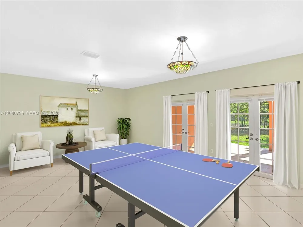 279 NW 119th Ave. Miami, FL 33182
