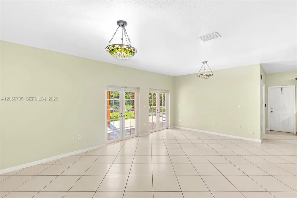 279 NW 119th Ave. Miami, FL 33182