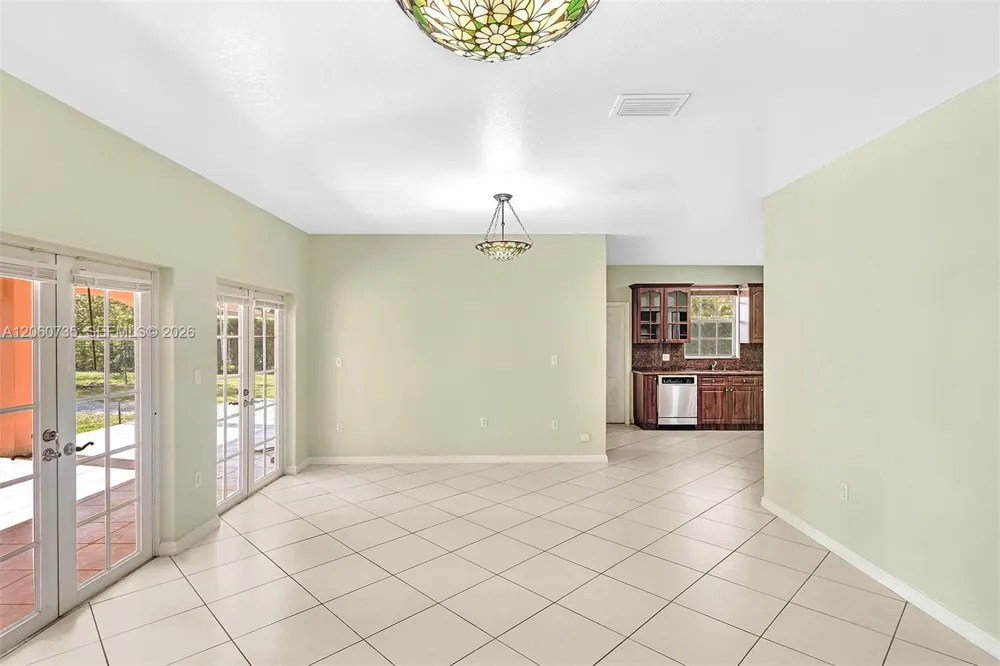 279 NW 119th Ave. Miami, FL 33182