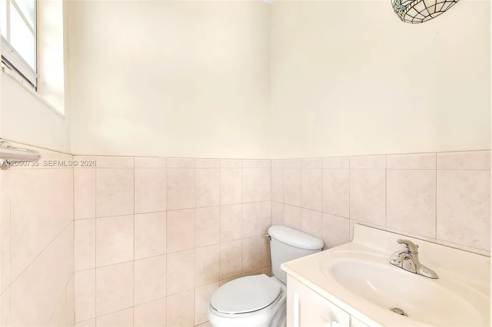 279 NW 119th Ave. Miami, FL 33182