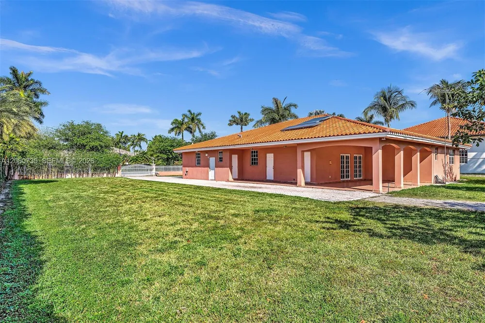 279 NW 119th Ave. Miami, FL 33182