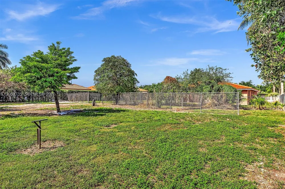 279 NW 119th Ave. Miami, FL 33182