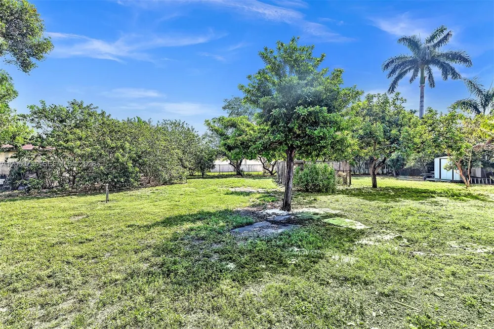 279 NW 119th Ave. Miami, FL 33182