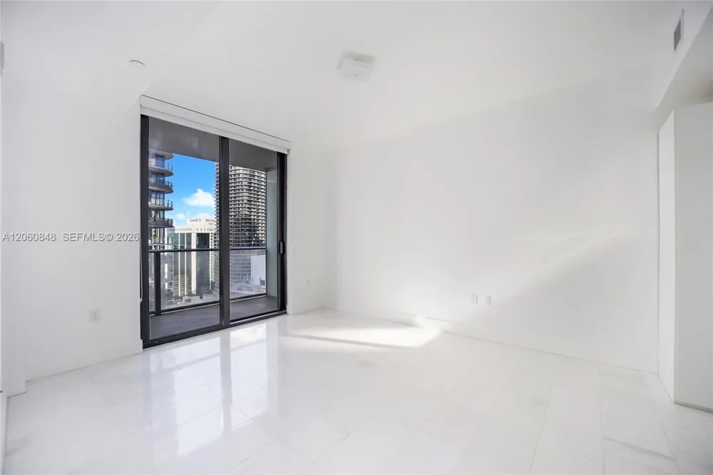 1010 Brickell Ave #2708 Miami, FL 33131