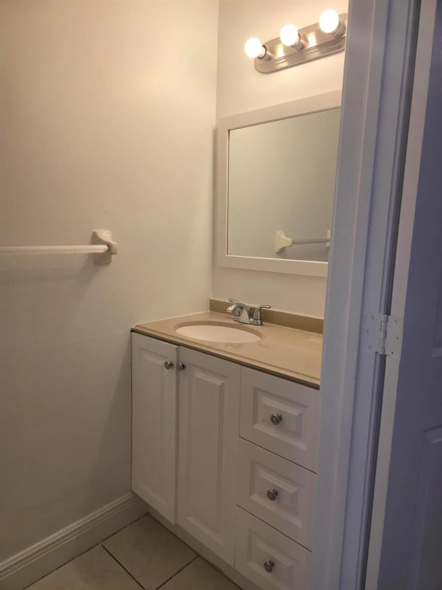 78 Simonton Circle Weston, FL 33326