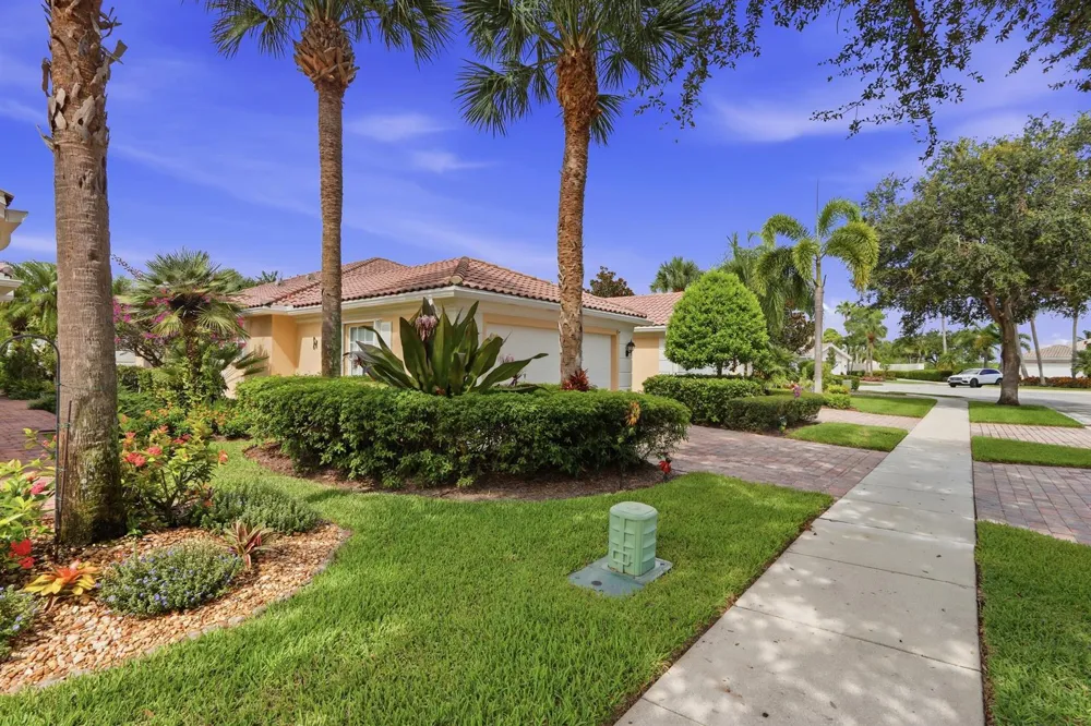 8450 SAINT JOHNS COURT Wellington, FL 33414