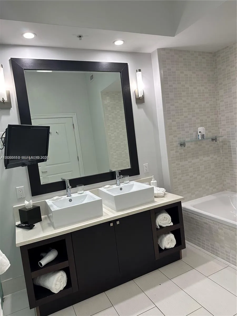 5300 NW 87th #1007 Doral, FL 33178