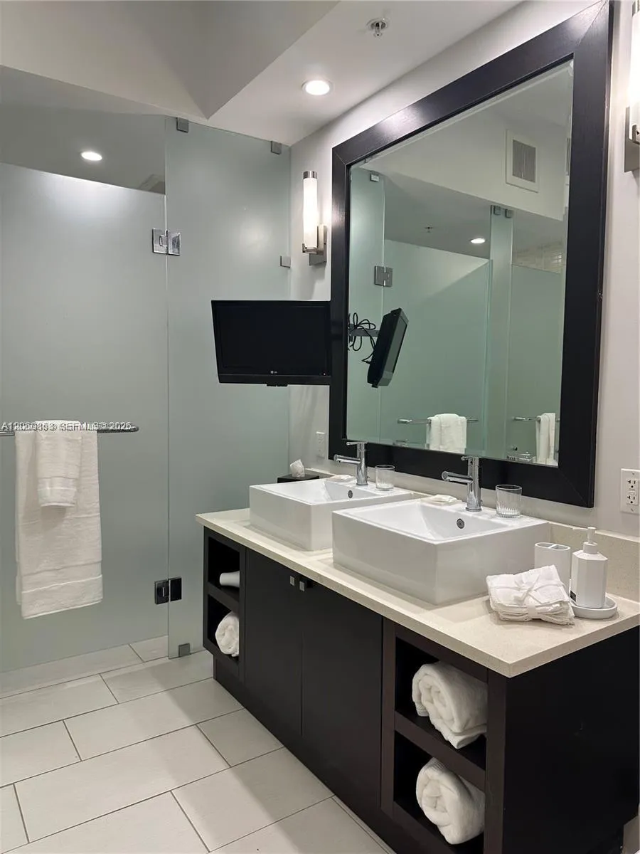 5300 NW 87th #1007 Doral, FL 33178