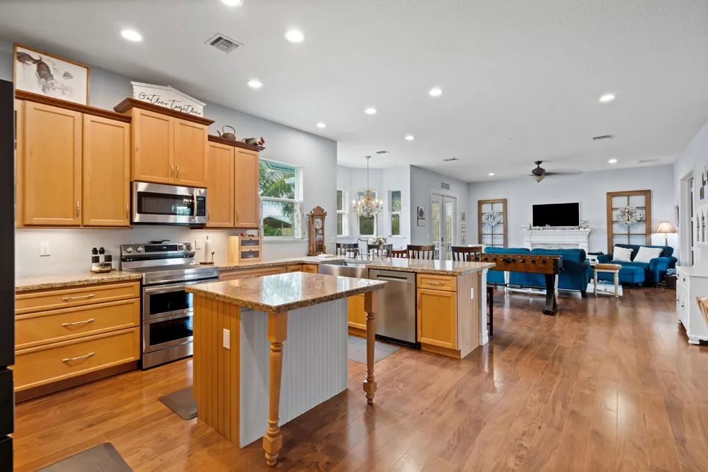 19925 Black Falcon Road Loxahatchee, FL 33470