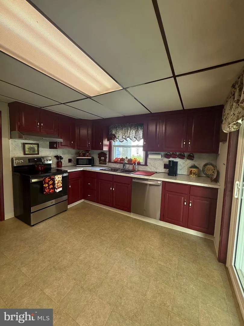 131 MAPLE AVENUE Cedarville, NJ 08311