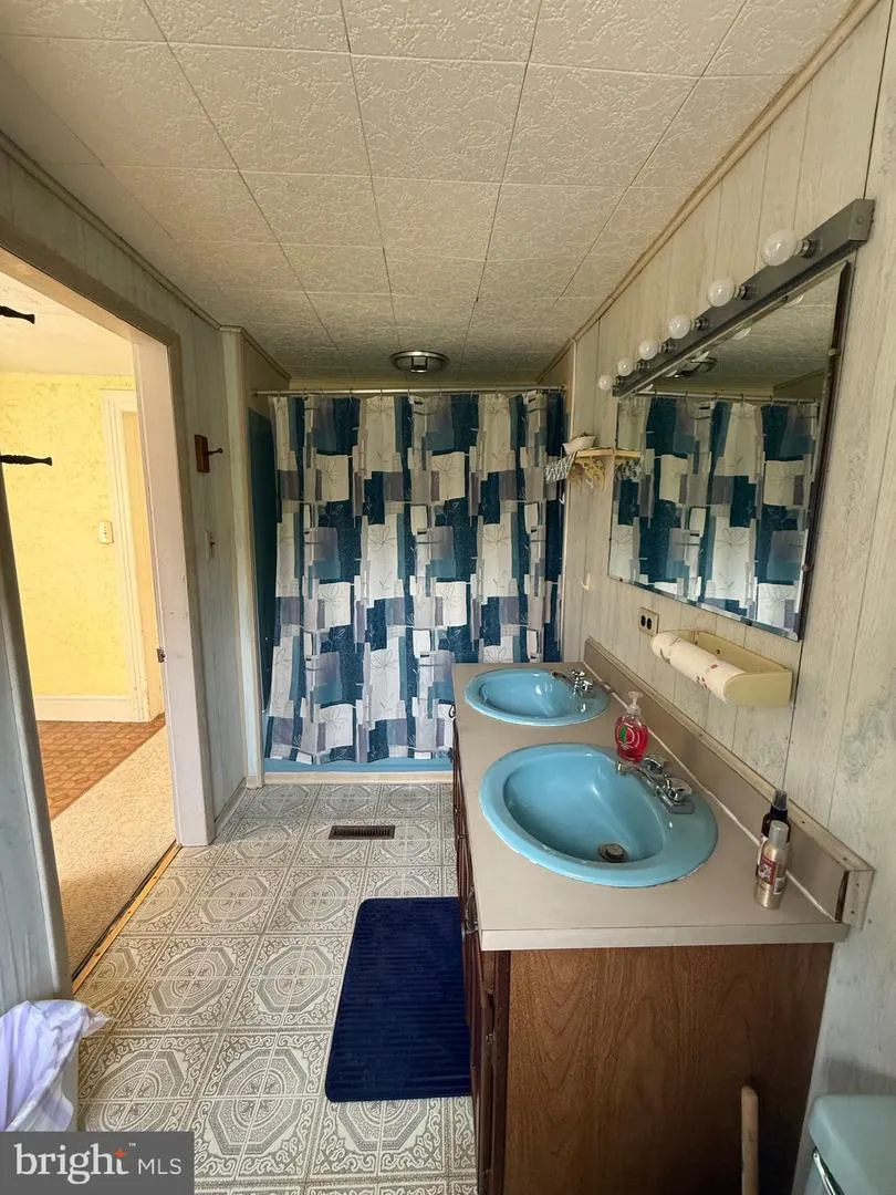 131 MAPLE AVENUE Cedarville, NJ 08311