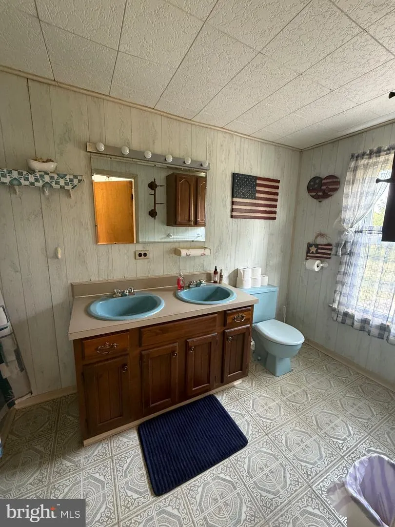 131 MAPLE AVENUE Cedarville, NJ 08311